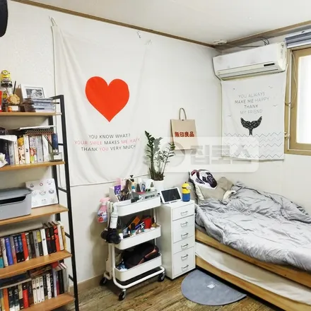 Rent this studio apartment on 서울특별시 은평구 대조동 203-11