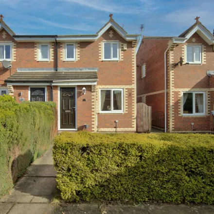 Buy this 2 bed duplex on St Peters Gate in Gawthorpe, WF5 9LZ