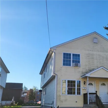 Rent this 3 bed townhouse on 15 Ashton Street in Hartford, CT 06106