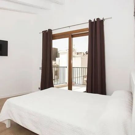 Rent this 4 bed townhouse on Carrer de Pollença in 07011 Palma, Spain