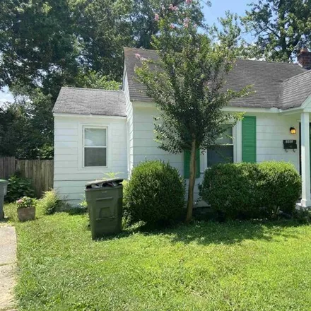 Buy this 2 bed house on 3891 Kelley Circle South in Memphis, TN 38111