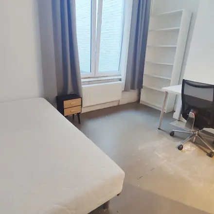 Rent this 1 bed apartment on Rue Zénobe Gramme 33 in 6000 Charleroi, Belgium