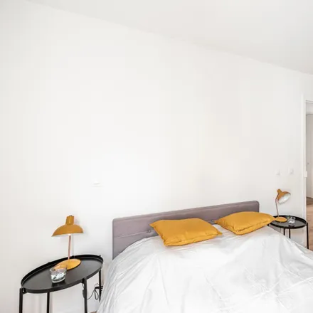 Image 3 - 128 Avenue de la République, 92400 Courbevoie, France - Apartment for rent