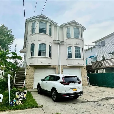 Buy this 3 bed house on 88 Mapleton Avenue in New York, NY 10306