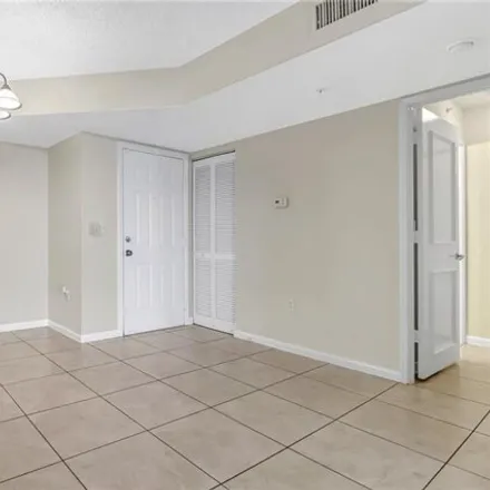 Image 4 - Wildwood Lakes Boulevard, Collier County, FL 34104, USA - Condo for rent