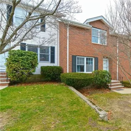 Image 2 - 174 Forestwood Drive, North Providence, RI 02904, USA - Townhouse for sale