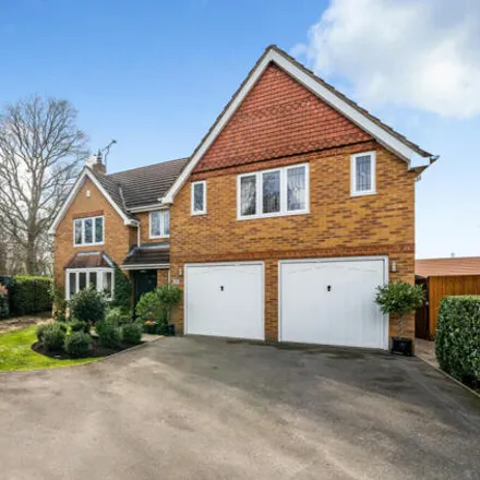 Buy this 5 bed house on 30 Leafy Lane in Whiteley, PO15 7HL