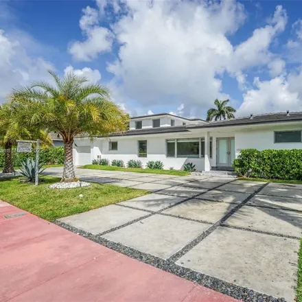 Rent this 5 bed house on Miami Beach City Hall in Convention Center Drive, Miami Beach