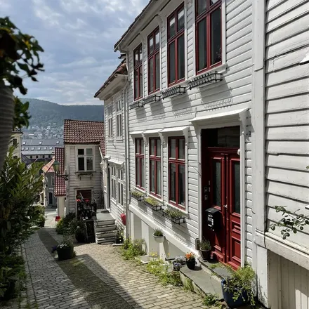 Rent this 5 bed apartment on Strangebakken 3 in 5011 Bergen, Norway