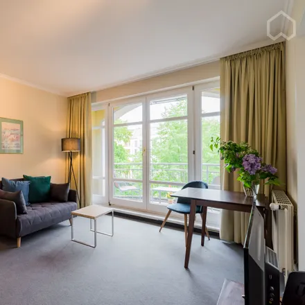Rent this 2 bed apartment on Florapromenade 25 in 13187 Berlin, Germany