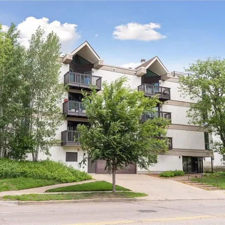Buy this 1 bed condo on 224 West Franklin Avenue in Minneapolis, MN 55404