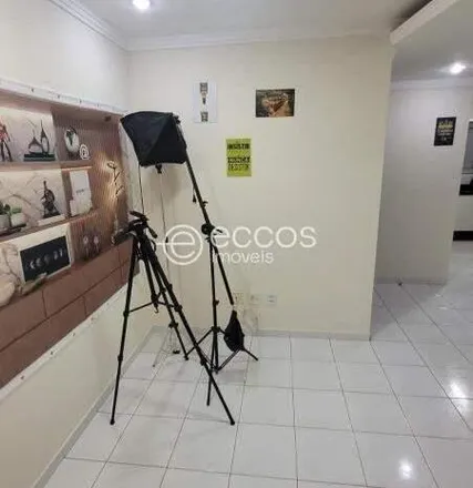 Buy this 2 bed apartment on Avenida Getúlio Vargas in Tubalina, Uberlândia - MG