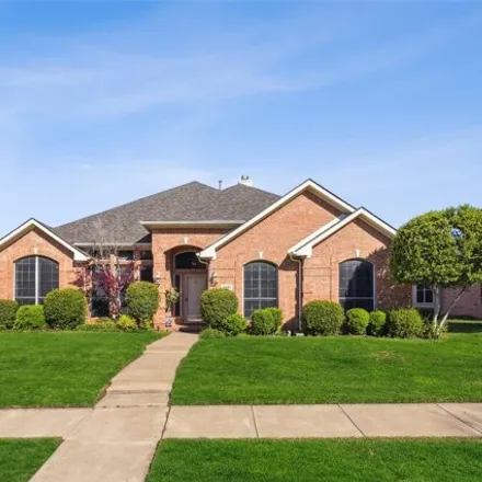 Buy this 3 bed house on 2401 Balsam Dr in Rowlett, Texas