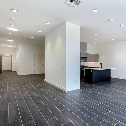 Image 3 - 130 North Palm Canyon Drive, Palm Springs, CA 92292, USA - Loft for rent