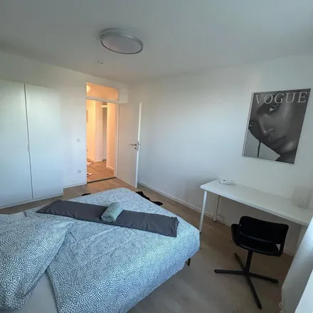 Rent this 2 bed apartment on Schleißheimer Straße 186 in 80797 Munich, Germany