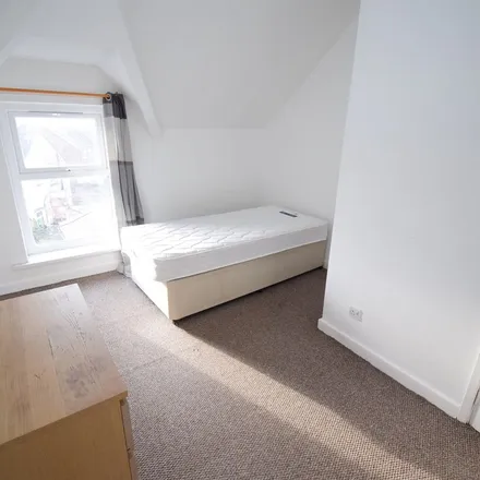 Rent this 1 bed apartment on Burger King in 473 Newport Road, Cardiff