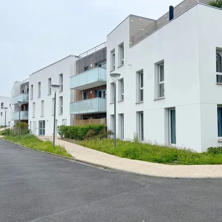 Image 1 - 12 Avenue de Louveciennes, 78170 La Celle-Saint-Cloud, France - Apartment for rent