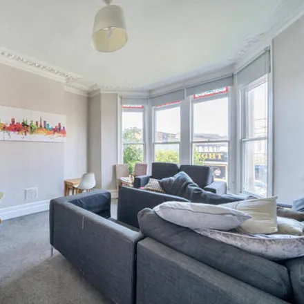 Image 4 - 401 Stapleton Road, Bristol, BS5 0NL, United Kingdom - Townhouse for sale