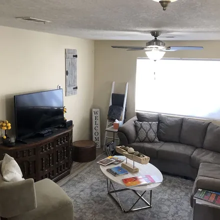 Rent this 3 bed house on Albuquerque