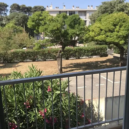 Image 5 - 315 Place de la Liberté, 83000 Toulon, France - Apartment for rent