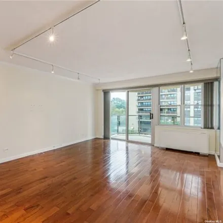 Image 6 - 216-10 17th Avenue, New York, NY 11360, USA - Apartment for sale