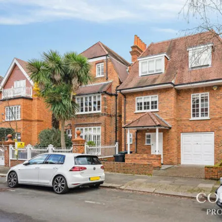 Rent this 4 bed house on Queen Anne's Grove in London, W4 1UH
