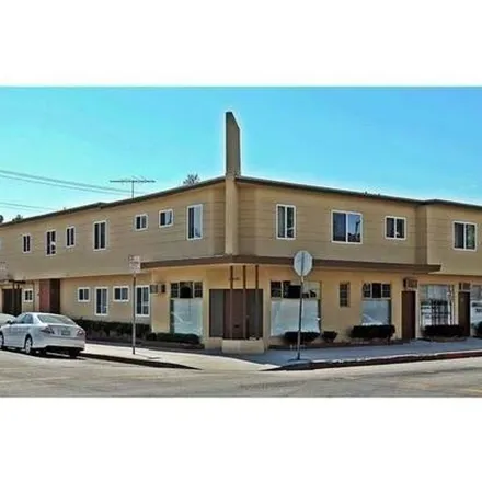 Image 5 - 2710 Clarendon Avenue, Huntington Park, CA 90255, USA - Apartment for rent