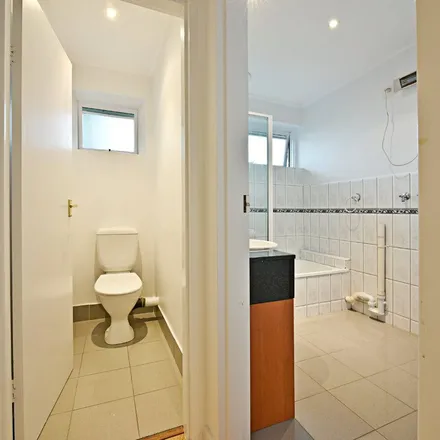 Image 8 - BOM, Linda Crescent, Hawthorn VIC 3122, Australia - Apartment for rent