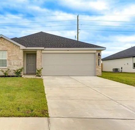 Rent this 4 bed house on 2009 Woodlark Way in Sealy, Texas