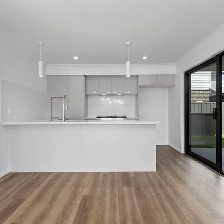 Image 4 - Portland Drive, Cameron Park NSW 2285, Australia - Apartment for rent