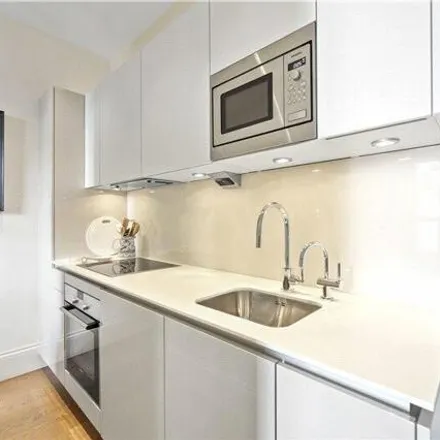 Image 5 - 31 Chepstow Road, London, W2 5BD, United Kingdom - Room for rent