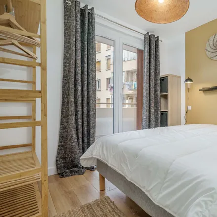 Rent this 3 bed room on 19 Rue Émile Duclaux in 13004 Marseille, France