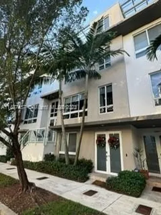 Image 1 - 6630 Northwest 105th Place, Doral, FL 33178, USA - Townhouse for rent