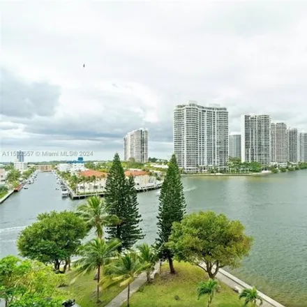 Image 3 - Winston Towers 500, 301 Northeast 174th Street, Sunny Isles Beach, FL 33160, USA - Condo for sale