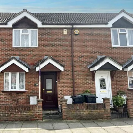 Buy this 2 bed townhouse on Winter Road in Portsmouth, PO4 9BX