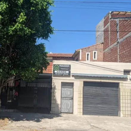 Buy this 5 bed house on 97 - Estanislao Zeballos in Villa Godoy Cruz, José León Suárez
