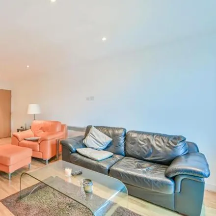 Rent this 2 bed apartment on Pinnacle Way in Ratcliffe, London