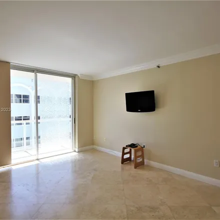 Image 5 - 8888 Collins Avenue, Surfside, FL 33154, USA - Apartment for rent
