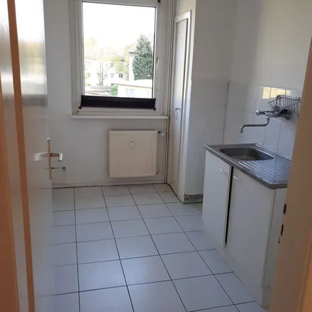Rent this 3 bed apartment on Eichtalstraße 38 in 38114 Brunswick, Germany