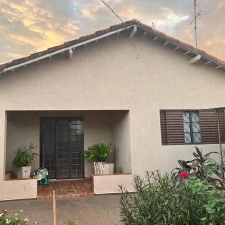 Rent this 2 bed house on Rua Santiago Garcia in Vila Junqueira, Colina - SP
