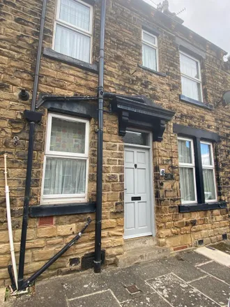 Rent this 2 bed townhouse on Rosemont View in Pudsey, LS13 3QB