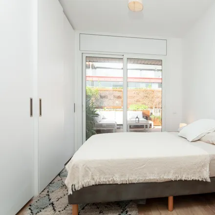 Rent this 2 bed apartment on Carrer de Casanova in 3, 7