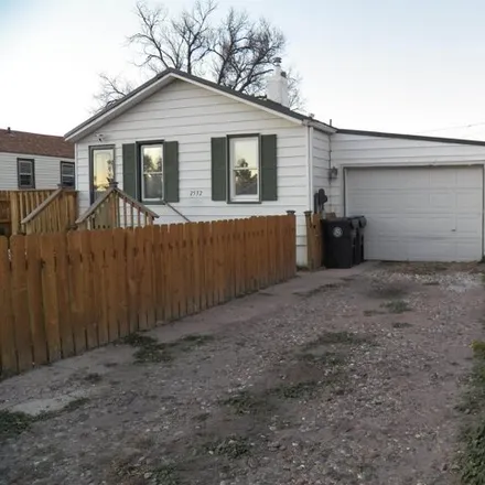 Image 2 - 2562 East 10th Street, Cheyenne, WY 82001, USA - House for sale