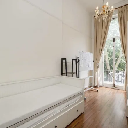 Rent this 2 bed apartment on Paramount Hotel in 50 Nevern Square, London