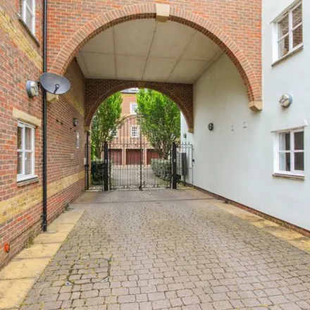 Rent this 2 bed apartment on The Chequers in 44 St Thomas Street, Oxford