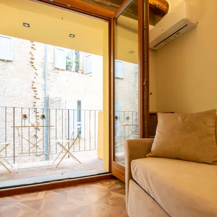 Image 5 - Via de' Falegnami 18, 40121 Bologna BO, Italy - Apartment for rent