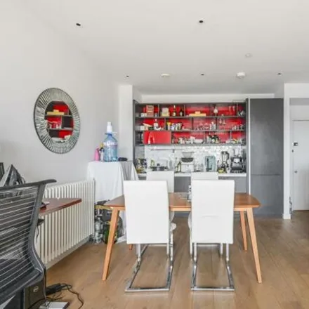 Image 1 - Globe House, 34 Botanic Square, London, E14 0LU, United Kingdom - Apartment for sale