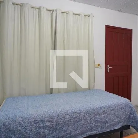 Rent this 2 bed house on Igreja Assembleia de Deus Gilgal in Estrada Dário Manoel Cardoso 1203, Ingleses do Rio Vermelho