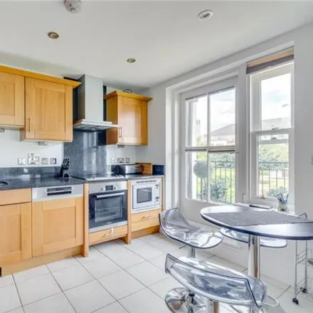 Image 5 - Imperial Crescent, London, SW6 2QW, United Kingdom - Apartment for sale