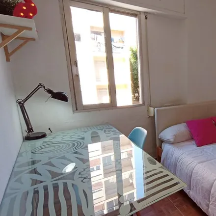 Rent this 4 bed room on Plaça del Cedre in 46021 Valencia, Spain